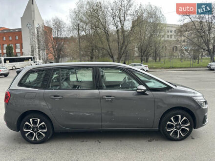 Сітроен Гранд С4 Пікассо 2019 у Києві на Automoto.ua Сірий Сітроен Гранд С4 Пікассо, об'ємом двигуна 1.5 л та пробігом 141 тис. км за 15800 $, фото 1 на Automoto.ua