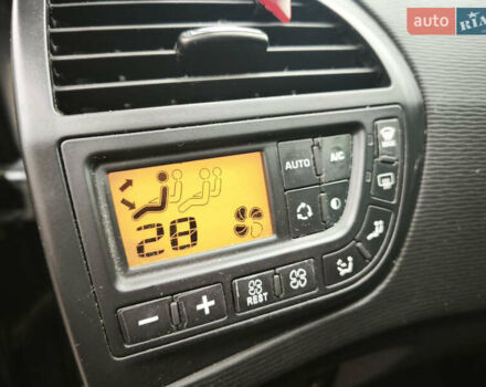 Синій Сітроен Гранд С4 Пікассо, об'ємом двигуна 1.56 л та пробігом 260 тис. км за 7000 $, фото 21 на Automoto.ua