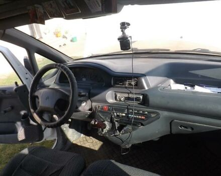 Белый Ситроен Джампи пасс., объемом двигателя 2 л и пробегом 284 тыс. км за 4100 $, фото 3 на Automoto.ua