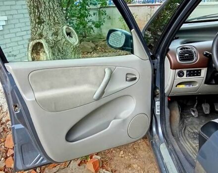 Серый Ситроен Пикассо, объемом двигателя 1.7 л и пробегом 277 тыс. км за 3500 $, фото 2 на Automoto.ua