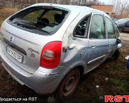 Сірий Сітроен Пікассо, об'ємом двигуна 1.6 л та пробігом 265 тис. км за 1000 $, фото 3 на Automoto.ua