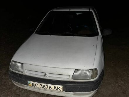 Белый Ситроен Саксо, объемом двигателя 1.5 л и пробегом 440 тыс. км за 500 $, фото 1 на Automoto.ua