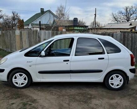 Белый Ситроен Ксара Пикассо, объемом двигателя 1.6 л и пробегом 260 тыс. км за 4100 $, фото 6 на Automoto.ua