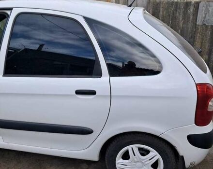 Белый Ситроен Ксара Пикассо, объемом двигателя 1.6 л и пробегом 260 тыс. км за 4100 $, фото 3 на Automoto.ua