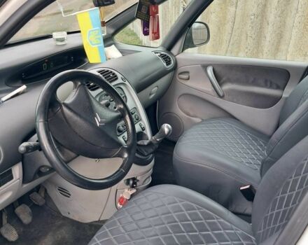 Білий Сітроен Ксара Пікассо, об'ємом двигуна 1.6 л та пробігом 260 тис. км за 4100 $, фото 3 на Automoto.ua