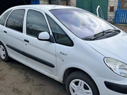 Белый Ситроен Ксара Пикассо, объемом двигателя 1.6 л и пробегом 260 тыс. км за 4100 $, фото 1 на Automoto.ua