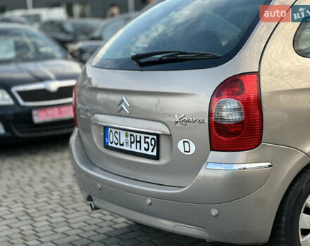 Бежевый Ситроен Ксара Пикассо, объемом двигателя 1.8 л и пробегом 146 тыс. км за 4600 $, фото 6 на Automoto.ua