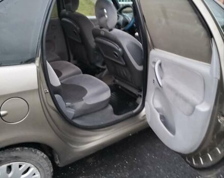 Ситроен Ксара Пикассо 2007 в Черткове на Automoto.ua Бежевый Ситроен Ксара Пикассо, объемом двигателя 1.59 л и пробегом 204 тыс. км за 3999 $, фото 5 на Automoto.ua