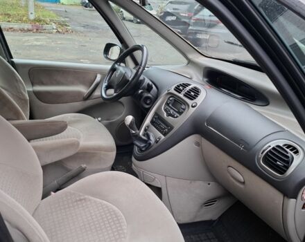 Черный Ситроен Ксара Пикассо, объемом двигателя 1.6 л и пробегом 259 тыс. км за 1600 $, фото 2 на Automoto.ua