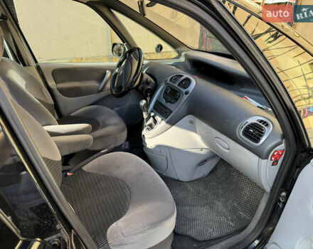 Черный Ситроен Ксара Пикассо, объемом двигателя 1.59 л и пробегом 246 тыс. км за 3900 $, фото 18 на Automoto.ua