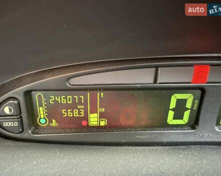 Черный Ситроен Ксара Пикассо, объемом двигателя 1.59 л и пробегом 246 тыс. км за 3900 $, фото 26 на Automoto.ua