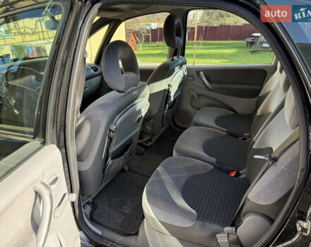 Черный Ситроен Ксара Пикассо, объемом двигателя 1.59 л и пробегом 246 тыс. км за 3900 $, фото 15 на Automoto.ua