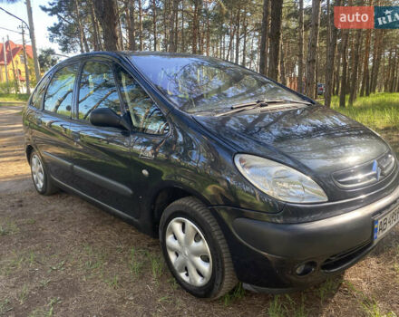 Черный Ситроен Ксара Пикассо, объемом двигателя 2 л и пробегом 300 тыс. км за 3100 $, фото 1 на Automoto.ua