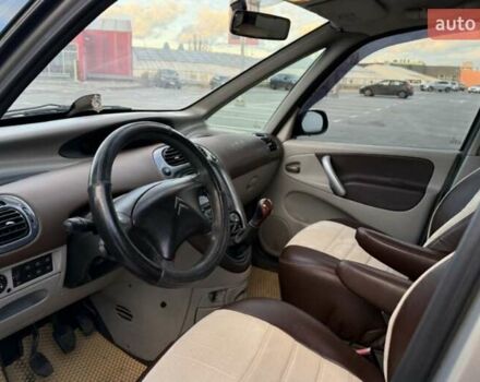 Коричневый Ситроен Ксара Пикассо, объемом двигателя 1.75 л и пробегом 400 тыс. км за 3000 $, фото 10 на Automoto.ua