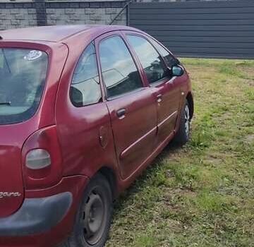 Красный Ситроен Ксара Пикассо, объемом двигателя 2 л и пробегом 450 тыс. км за 2400 $, фото 4 на Automoto.ua