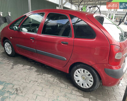 Ситроен Ксара Пикассо 2010 в Владимир-Волынский на Automoto.ua Красный Ситроен Ксара Пикассо, объемом двигателя 1.56 л и пробегом 243 тыс. км за 3800 $, фото 2 на Automoto.ua