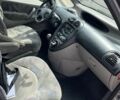 Сірий Сітроен Ксара Пікассо, об'ємом двигуна 1.6 л та пробігом 305 тис. км за 3300 $, фото 12 на Automoto.ua
