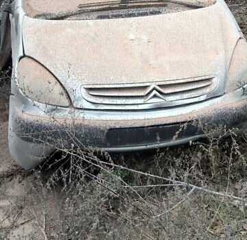 Серый Ситроен Ксара Пикассо, объемом двигателя 1.8 л и пробегом 260 тыс. км за 800 $, фото 3 на Automoto.ua