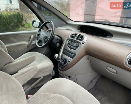 Серый Ситроен Ксара Пикассо, объемом двигателя 1.75 л и пробегом 295 тыс. км за 1950 $, фото 4 на Automoto.ua