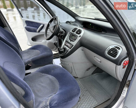 Серый Ситроен Ксара Пикассо, объемом двигателя 2 л и пробегом 265 тыс. км за 2599 $, фото 12 на Automoto.ua