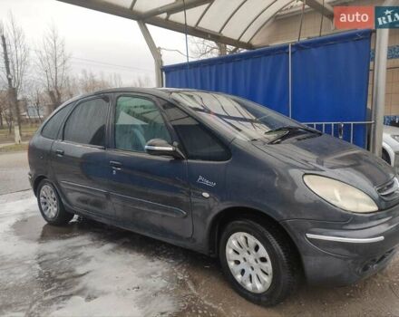 Сірий Сітроен Ксара Пікассо, об'ємом двигуна 1.76 л та пробігом 729 тис. км за 3300 $, фото 2 на Automoto.ua