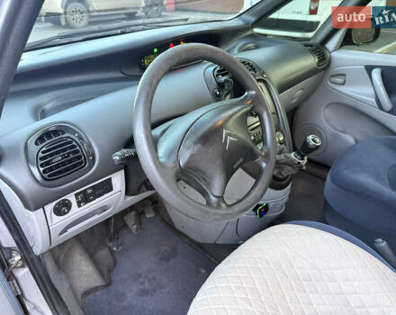 Серый Ситроен Ксара Пикассо, объемом двигателя 2 л и пробегом 318 тыс. км за 2500 $, фото 10 на Automoto.ua