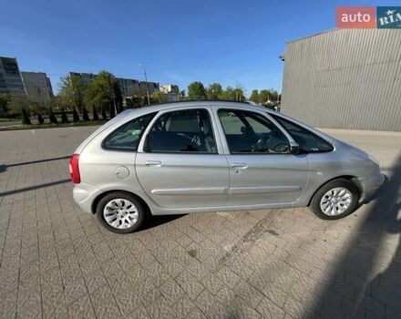 Серый Ситроен Ксара Пикассо, объемом двигателя 2 л и пробегом 203 тыс. км за 4800 $, фото 11 на Automoto.ua