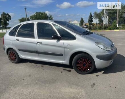 Сірий Сітроен Ксара Пікассо, об'ємом двигуна 1.59 л та пробігом 240 тис. км за 4200 $, фото 1 на Automoto.ua