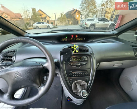 Серый Ситроен Ксара Пикассо, объемом двигателя 2 л и пробегом 318 тыс. км за 2500 $, фото 13 на Automoto.ua