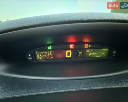 Серый Ситроен Ксара Пикассо, объемом двигателя 2 л и пробегом 318 тыс. км за 2500 $, фото 15 на Automoto.ua