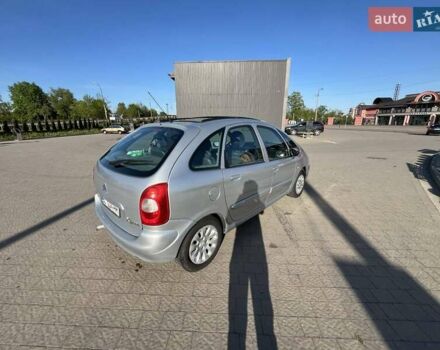 Серый Ситроен Ксара Пикассо, объемом двигателя 2 л и пробегом 203 тыс. км за 4800 $, фото 12 на Automoto.ua