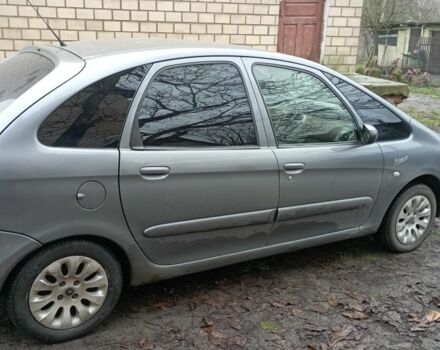 Серый Ситроен Ксара Пикассо, объемом двигателя 1.7 л и пробегом 1000 тыс. км за 3500 $, фото 2 на Automoto.ua