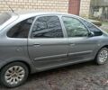 Серый Ситроен Ксара Пикассо, объемом двигателя 1.7 л и пробегом 1000 тыс. км за 3500 $, фото 2 на Automoto.ua