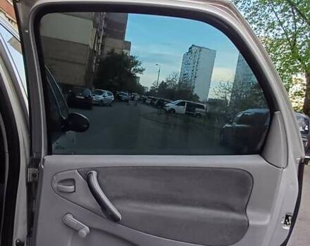 Серый Ситроен Ксара Пикассо, объемом двигателя 1.7 л и пробегом 375 тыс. км за 2700 $, фото 10 на Automoto.ua