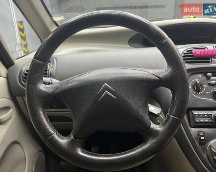 Серый Ситроен Ксара Пикассо, объемом двигателя 1.59 л и пробегом 242 тыс. км за 3900 $, фото 7 на Automoto.ua