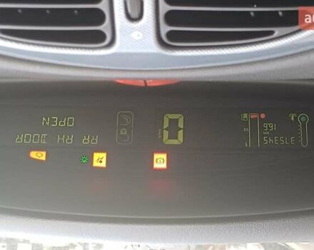 Серый Ситроен Ксара Пикассо, объемом двигателя 1.7 л и пробегом 375 тыс. км за 2700 $, фото 13 на Automoto.ua