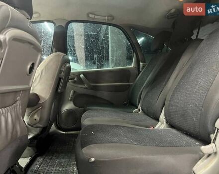 Серый Ситроен Ксара Пикассо, объемом двигателя 1.59 л и пробегом 242 тыс. км за 3900 $, фото 14 на Automoto.ua