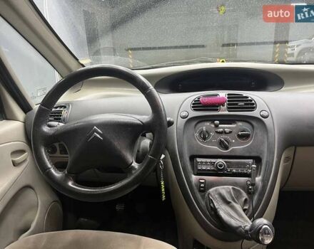Серый Ситроен Ксара Пикассо, объемом двигателя 1.59 л и пробегом 242 тыс. км за 3900 $, фото 6 на Automoto.ua