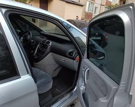 Серый Ситроен Ксара Пикассо, объемом двигателя 1.7 л и пробегом 375 тыс. км за 2700 $, фото 11 на Automoto.ua