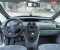 Сірий Сітроен Ксара Пікассо, об'ємом двигуна 1.7 л та пробігом 180 тис. км за 2850 $, фото 11 на Automoto.ua