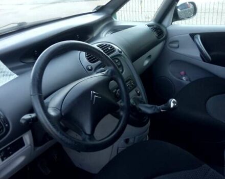 Серый Ситроен Ксара Пикассо, объемом двигателя 1.74 л и пробегом 258 тыс. км за 2700 $, фото 7 на Automoto.ua