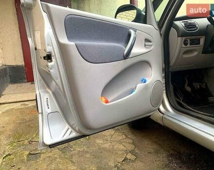 Серый Ситроен Ксара Пикассо, объемом двигателя 1.6 л и пробегом 263 тыс. км за 4200 $, фото 6 на Automoto.ua