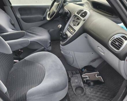 Серый Ситроен Ксара Пикассо, объемом двигателя 1.59 л и пробегом 141 тыс. км за 3000 $, фото 2 на Automoto.ua