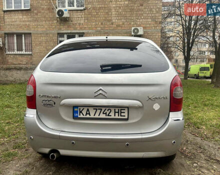 Серый Ситроен Ксара Пикассо, объемом двигателя 2 л и пробегом 256 тыс. км за 3800 $, фото 5 на Automoto.ua