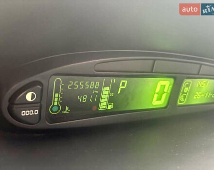 Серый Ситроен Ксара Пикассо, объемом двигателя 2 л и пробегом 256 тыс. км за 3800 $, фото 18 на Automoto.ua