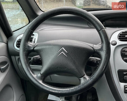 Сірий Сітроен Ксара Пікассо, об'ємом двигуна 1.59 л та пробігом 284 тис. км за 3600 $, фото 11 на Automoto.ua