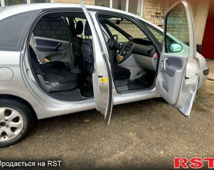 Серый Ситроен Ксара Пикассо, объемом двигателя 1.6 л и пробегом 263 тыс. км за 4200 $, фото 3 на Automoto.ua