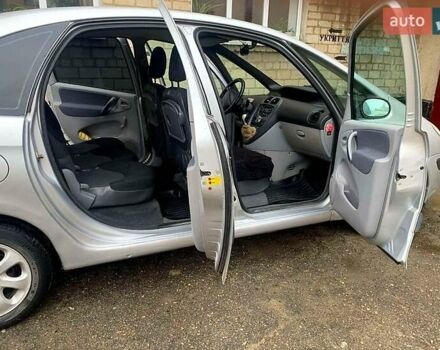 Серый Ситроен Ксара Пикассо, объемом двигателя 1.6 л и пробегом 263 тыс. км за 4200 $, фото 2 на Automoto.ua