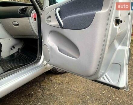 Серый Ситроен Ксара Пикассо, объемом двигателя 1.6 л и пробегом 263 тыс. км за 4200 $, фото 4 на Automoto.ua