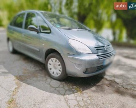 Серый Ситроен Ксара Пикассо, объемом двигателя 1.6 л и пробегом 253 тыс. км за 3400 $, фото 4 на Automoto.ua